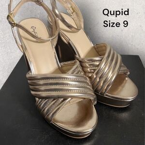 Strappy chunky Sandal